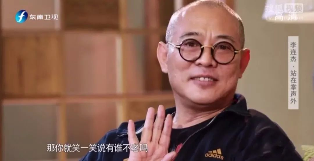李连杰近照曝光看起来像80岁老人,李连杰显老视频