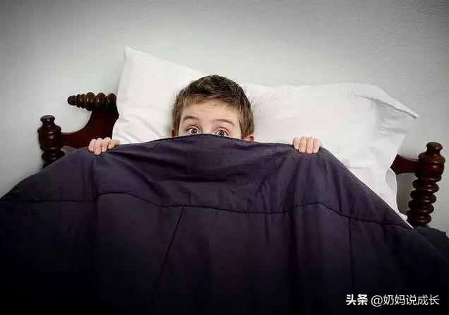 小孩子怕黑胆小有什么妙招吗,10岁小孩晚上怕黑怕鬼胆小怎么办
