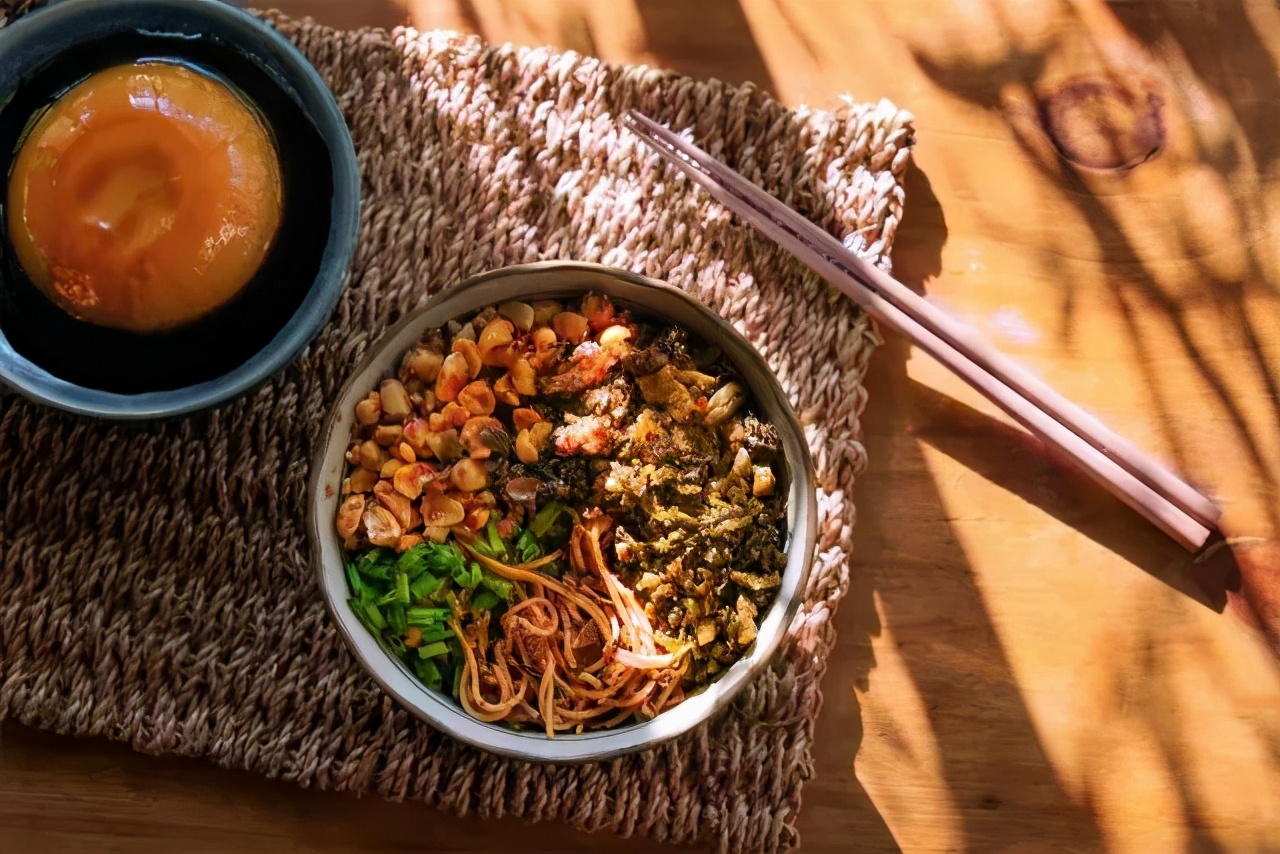 一碗面燃面,一碗燃起来的拌面