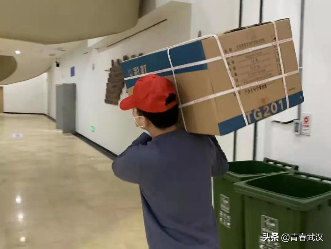 疫不容辞春暖花开,疫不容辞舍家逆行