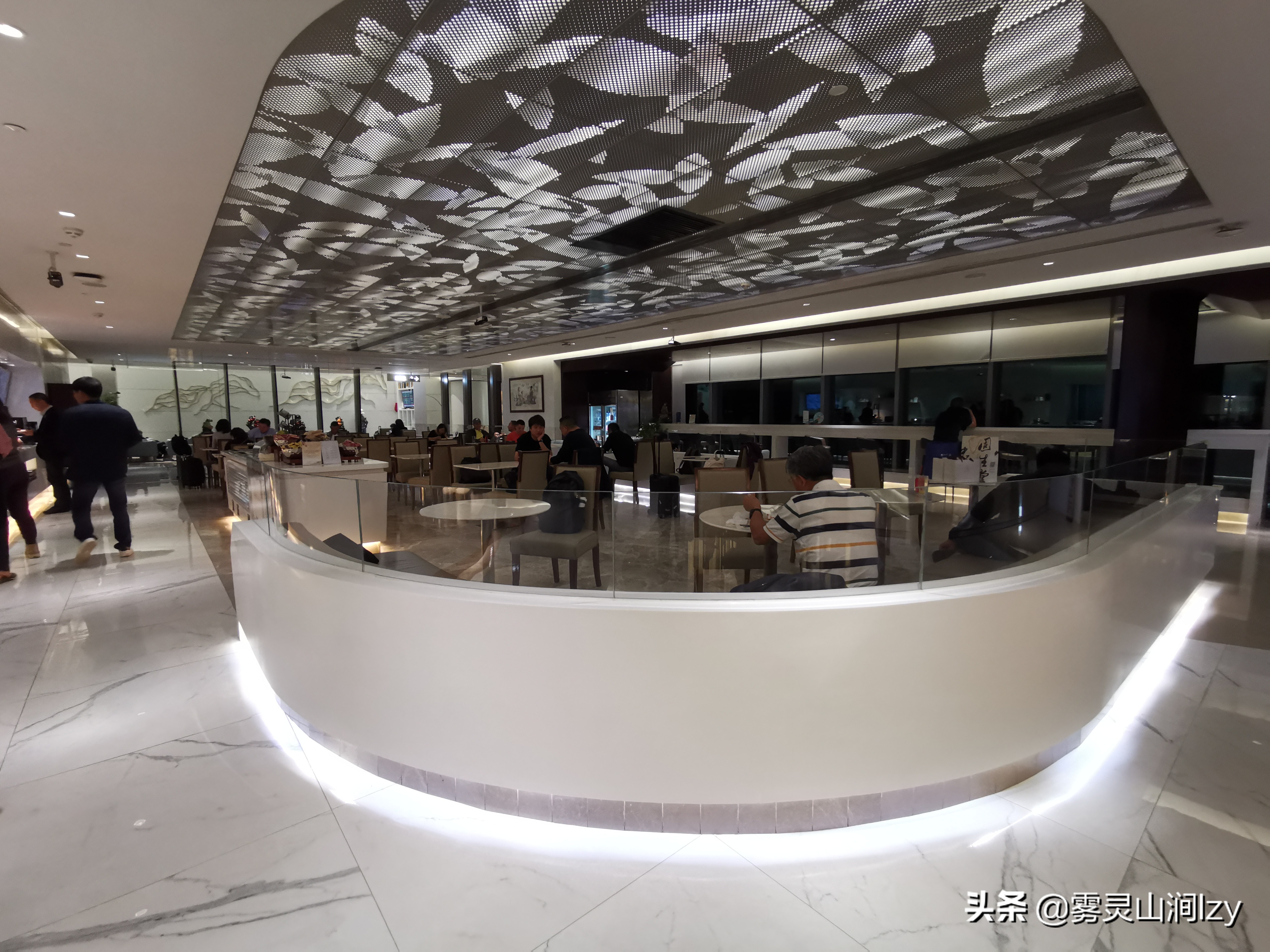 白云机场南航明珠贵宾休息室攻略,广州白云机场头等舱候机室