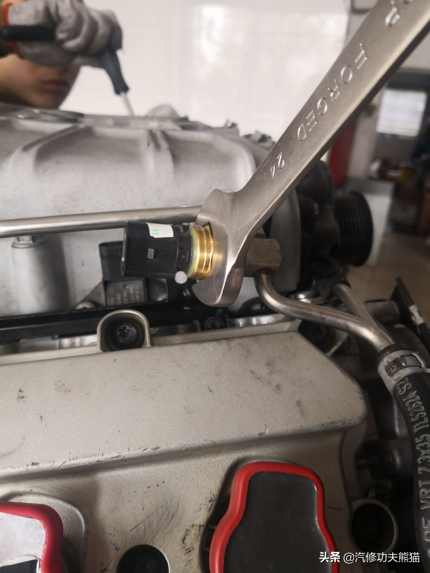 大众途锐急加速发动机故障灯点亮,大众新款途锐车子烧机油