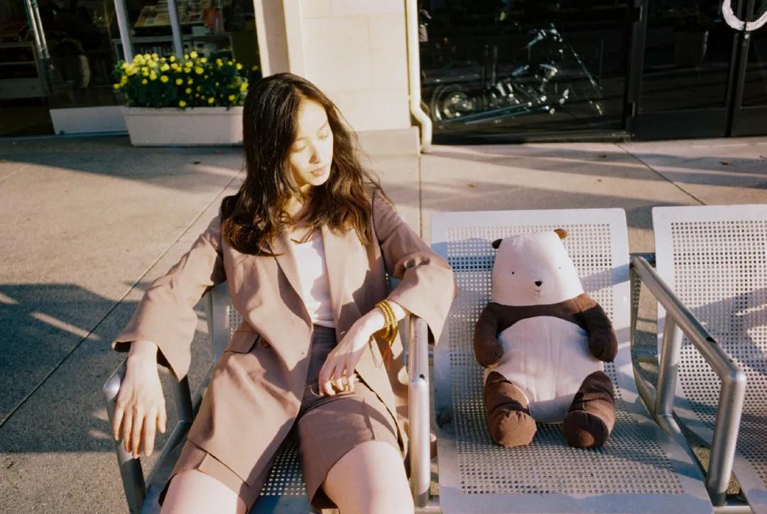 春季西装外套怎么穿出时髦感,西装外套最帅气的搭法春天必穿