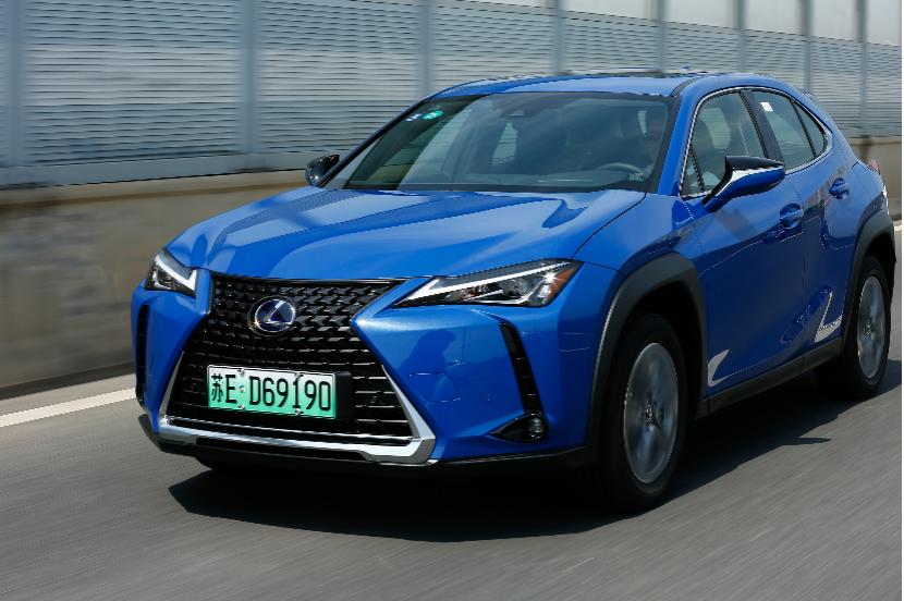 晓敏试驾丰田,晓敏试车