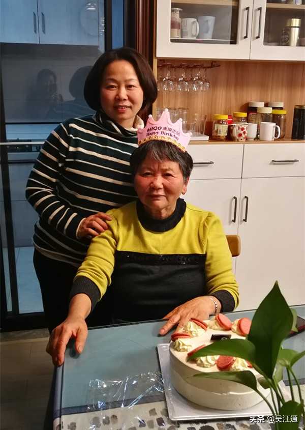 一家三代都是我的女人,我们家的女人越来越多