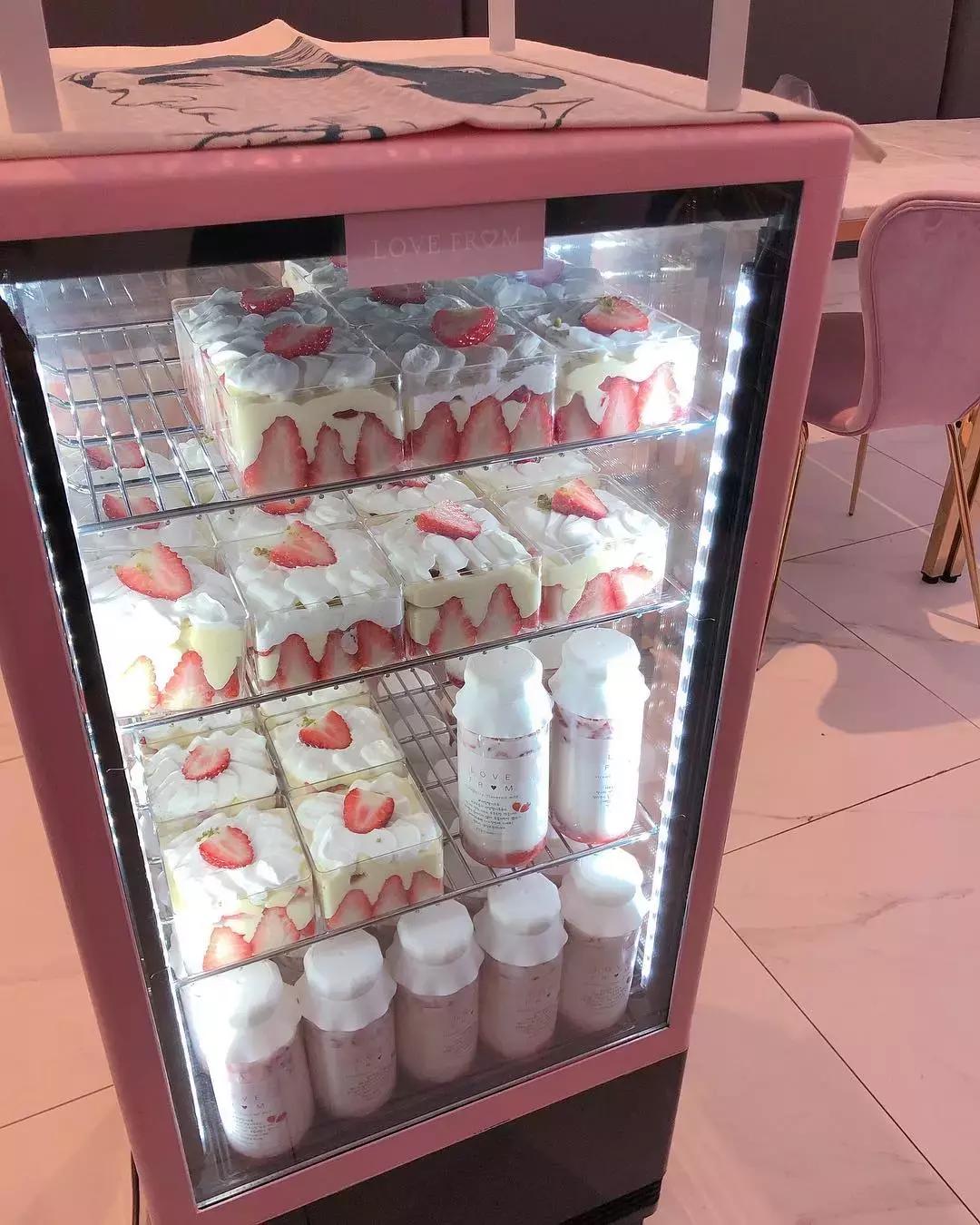 现在很火的草莓蛋糕,最新韩国草莓蛋糕