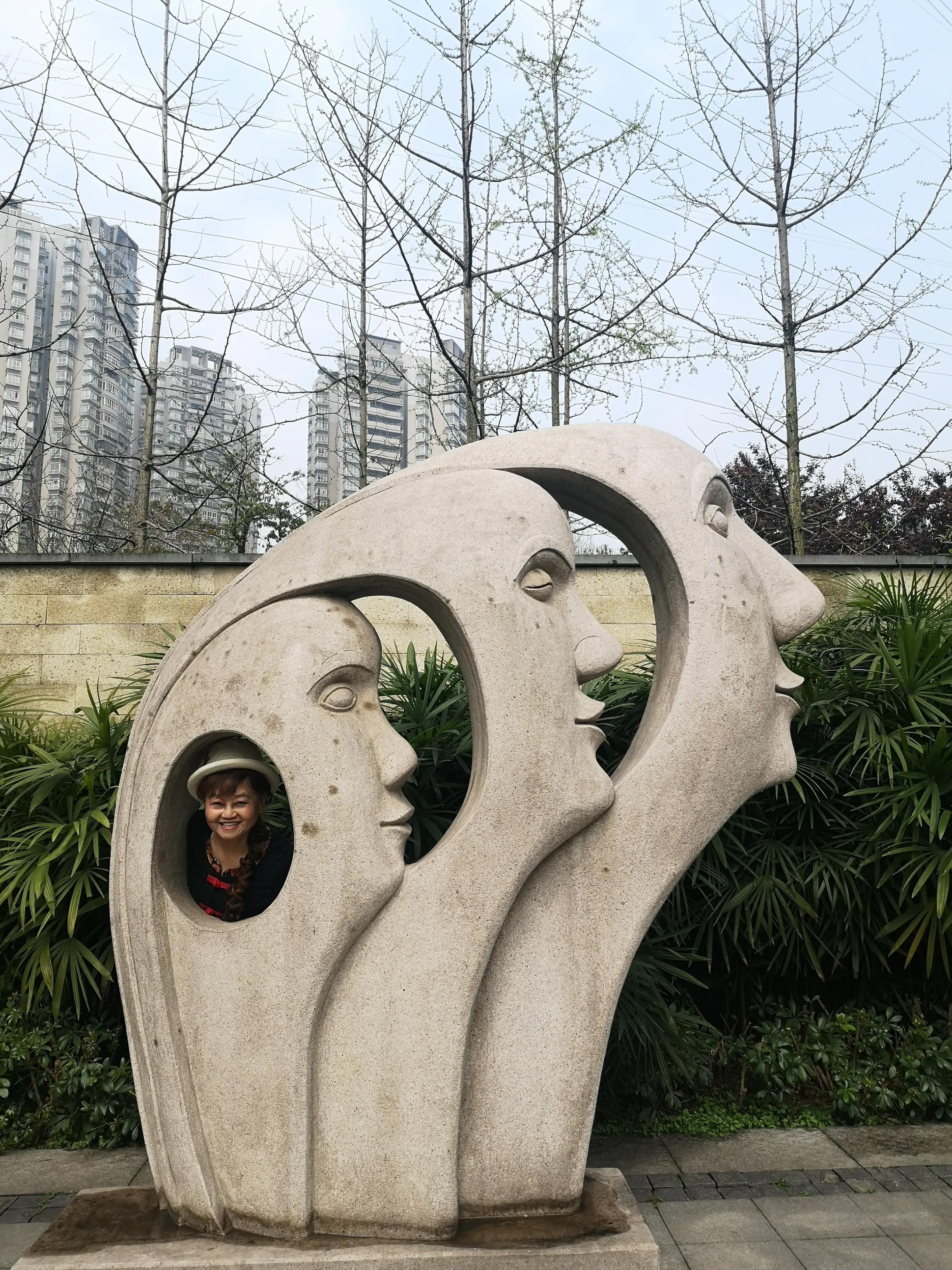 春游和姐妹踏青,春游踏青姐妹拍照