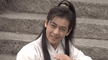 袭胸,下跪,尿裤子,新版《天龙八部》还能再恶心点吗?