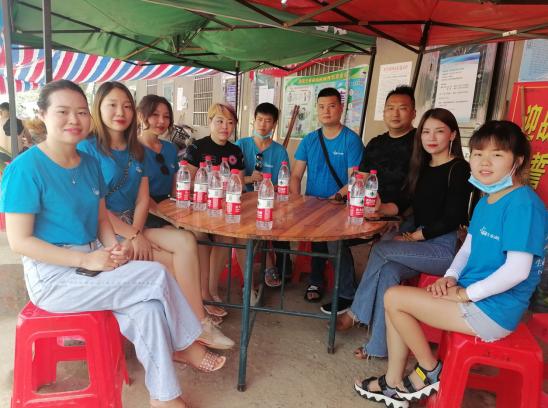 湖北武穴：樊繁、阮泽青“夫妻档”带领团队爱心路上携手同行