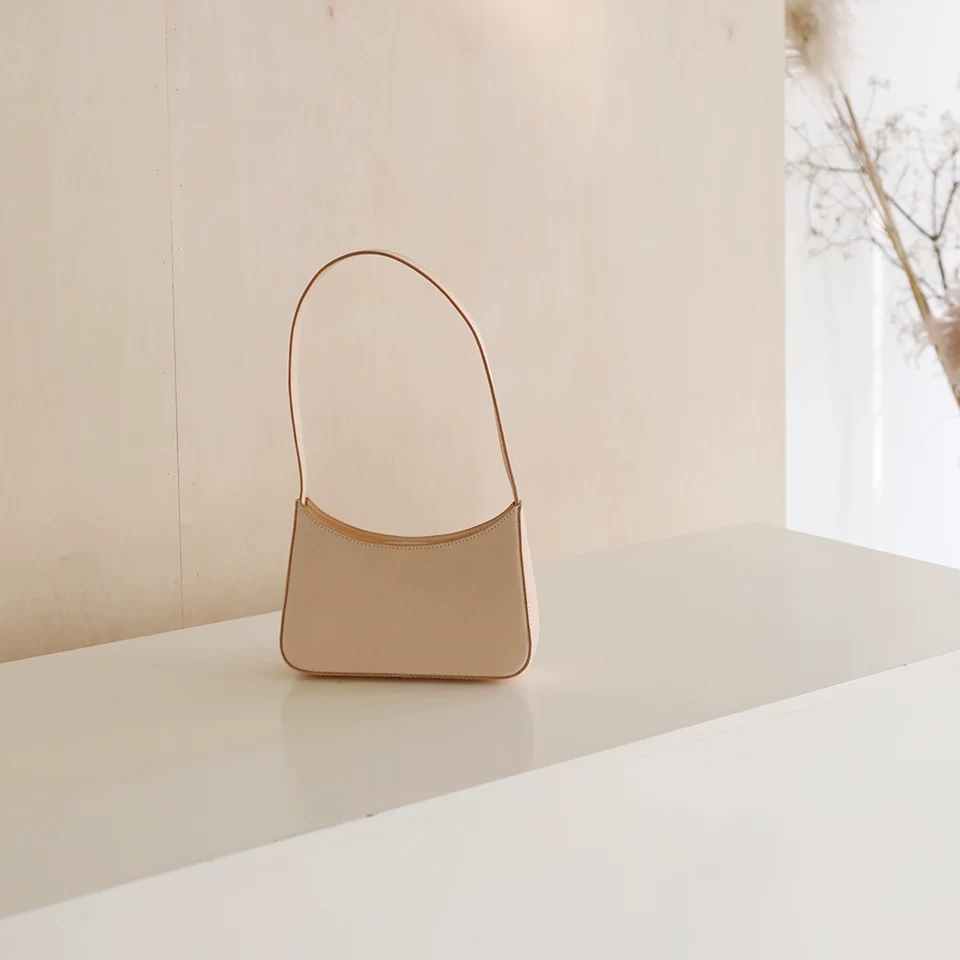 和小ck差不多的牌子的包,小众轻奢包品牌小ck