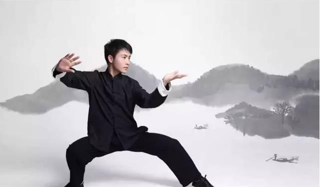 坐腿转胯的正确方法图,合腿转胯教程