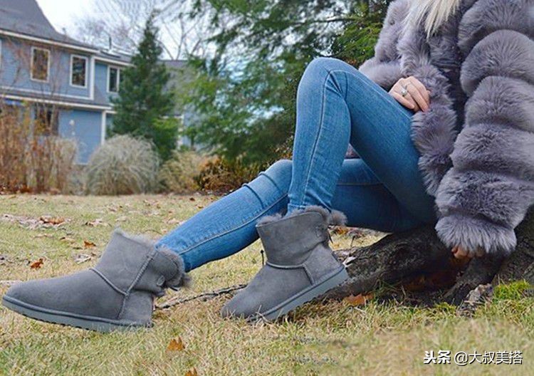 女人冬天雪地靴,矮个子女生冬天适合穿哪种雪地靴