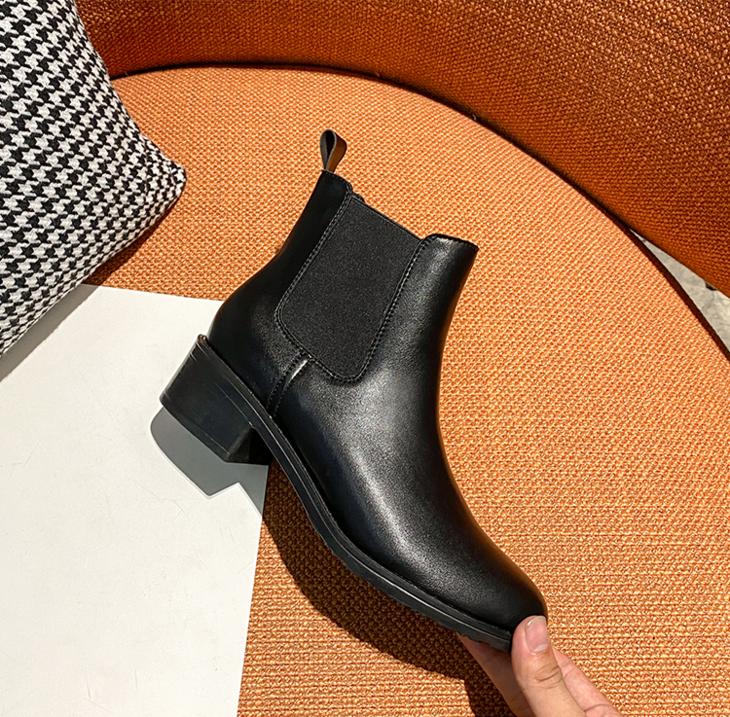 今冬最后一双鞋,选让你腿长1米8的切尔西,女人的优雅从它开始