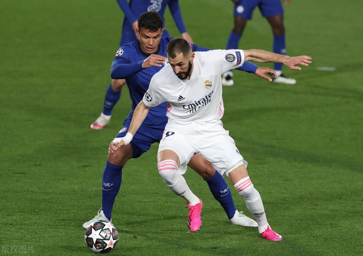 雨中激战，皇马绝境逢生！法国巨星破门救主，欧冠大热门占据优势