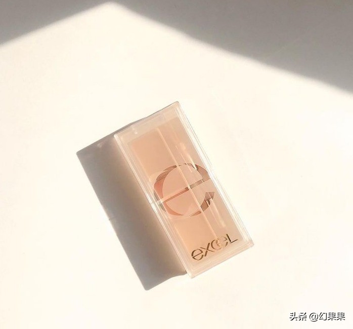 日系妆容必备彩妆有哪些,好气色简单妆容