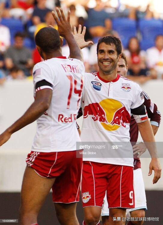 枪王加盟巴萨如愿获得欧冠，生涯唯一污点用手将法国队拍进世界杯