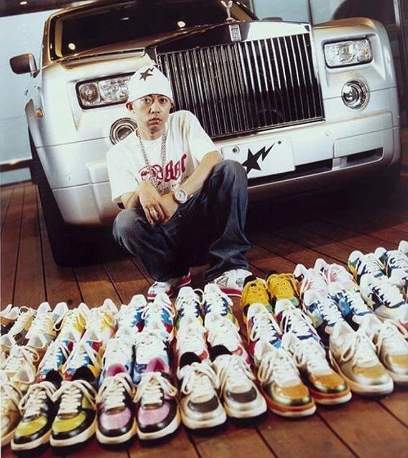 90年代的潮人,90后的卑微青春