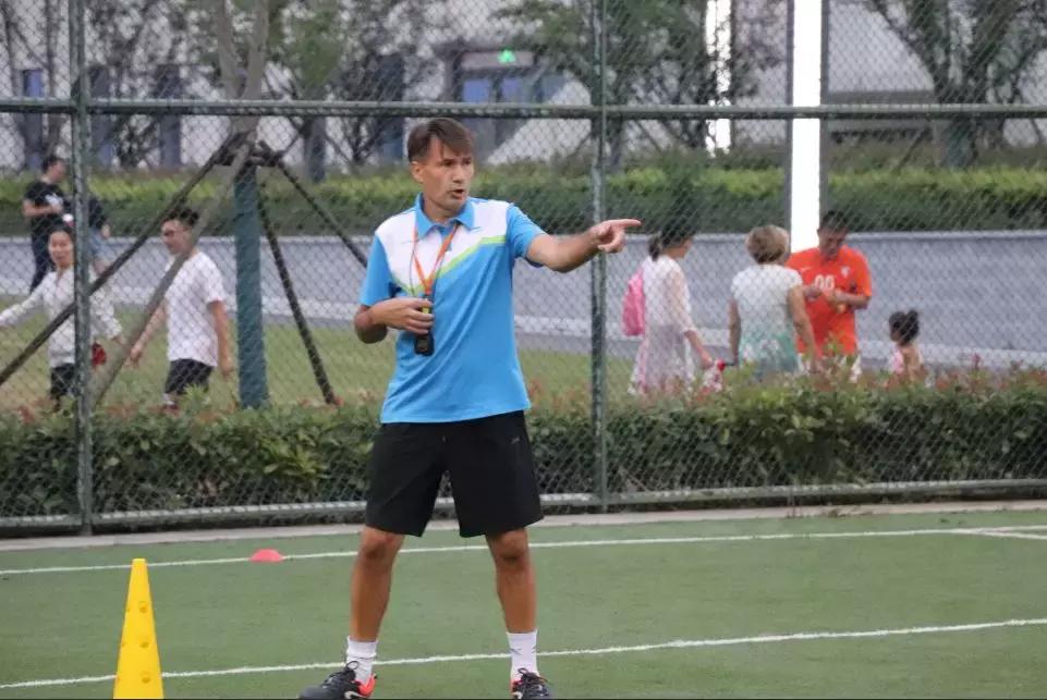 足球开班啦,足球班春季报名活动