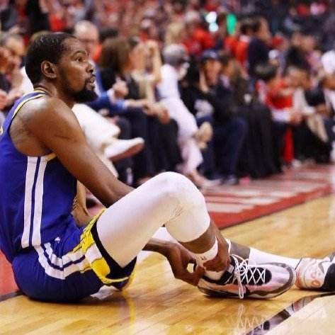 凯尔特人球迷为什么狂嘘欧文,欧文扔kd球衣