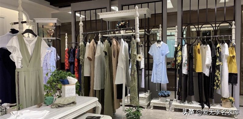 服装批发如何在厂家拿货,服装批发市场一手货源厂家在哪