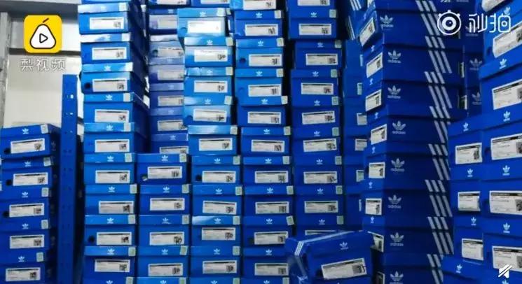 十万个品牌耐克运动鞋,耐克阿迪名牌鞋