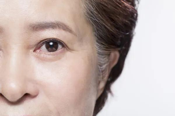 女性绝经的正常年龄是多少,女人正常的绝经年龄是多少