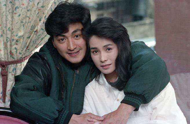 62岁香港明星，曾沦为扛尸工人，却在惠州开工厂暴富，身价过亿