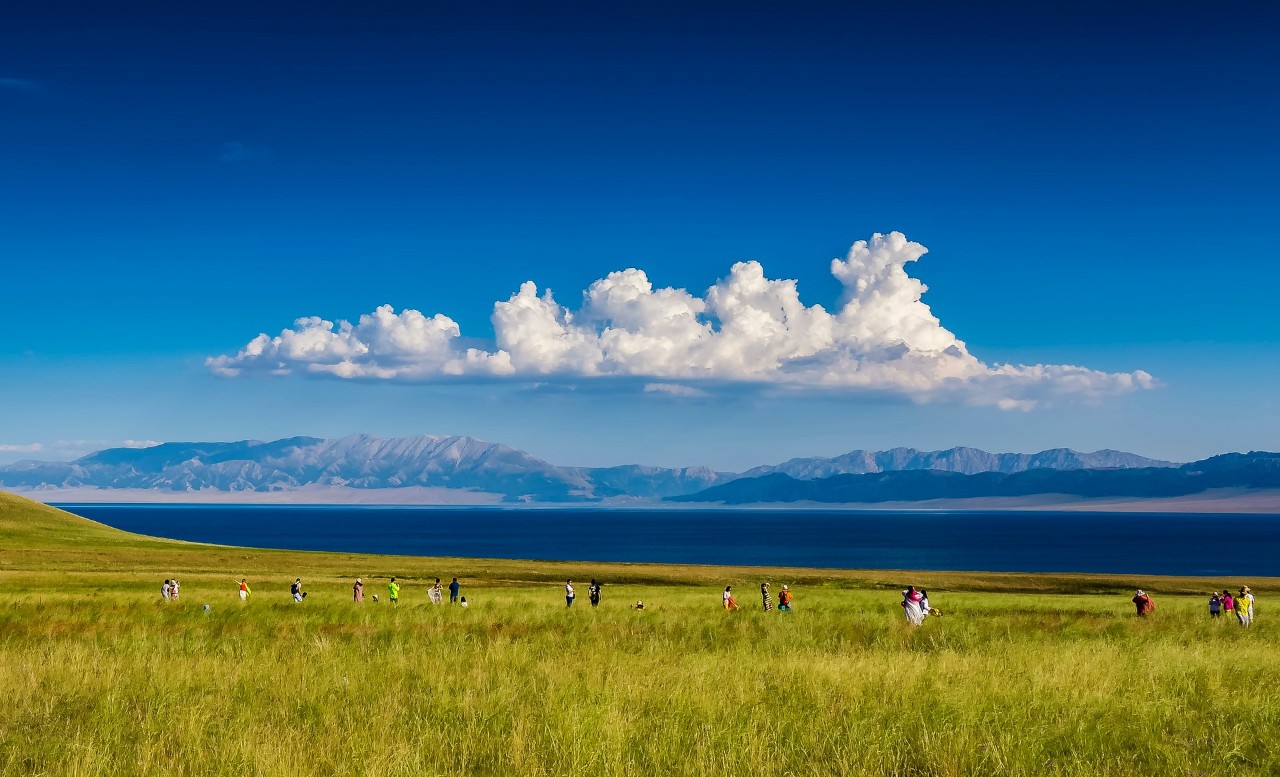 你永远不会体会到*疆新**公路的风情万种，除非你亲自自驾到那里！
