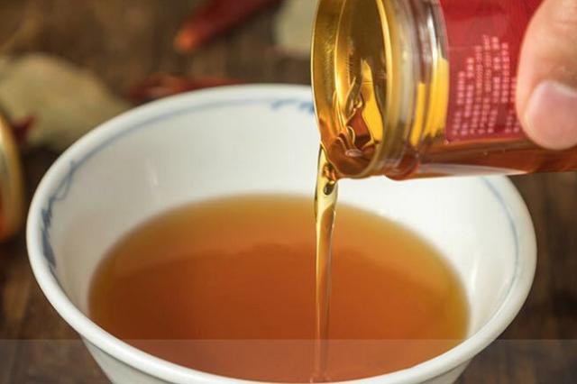 0041和8233香油哪个好,香油8233什么意思