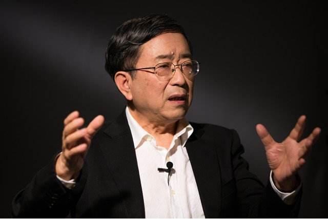 余秋雨文笔怎么样,余秋雨论文化