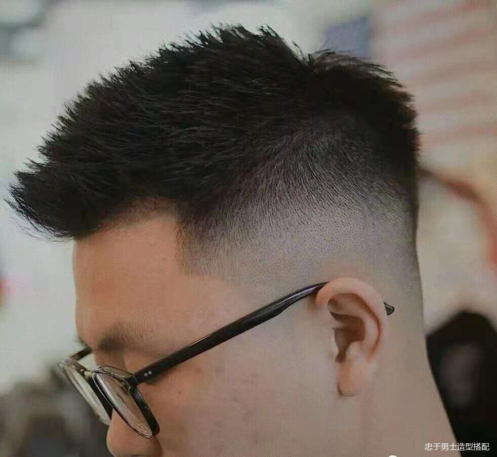 男士发质硬方便打理的发型,男士羊毛卷发型怎么打理