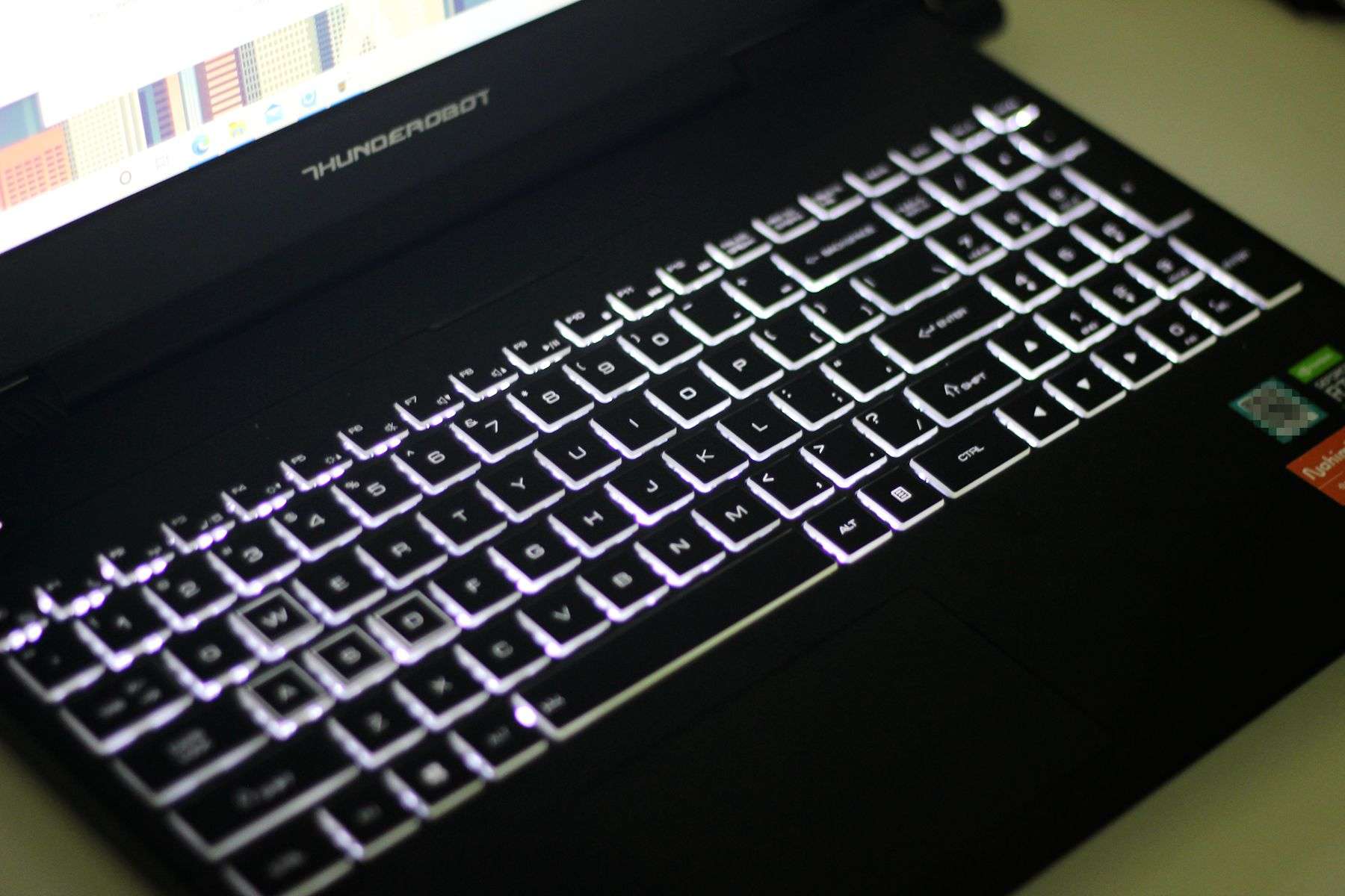 雷神911pro钛空2代游戏本,雷神911air游戏测评1050ti