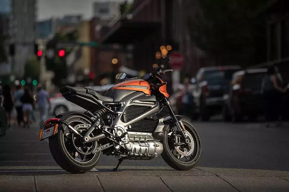 哈雷儿童电动摩托车,哈雷第一辆现代感摩托车