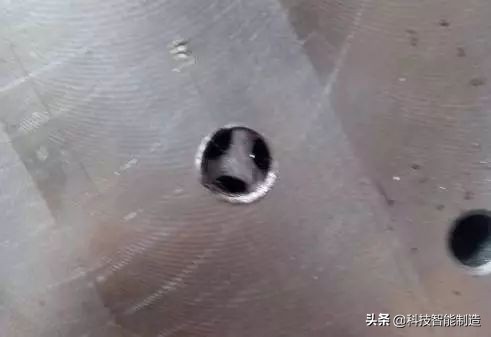 丝锥钻头断在孔里怎么弄,丝锥钻孔断在孔里怎么解决