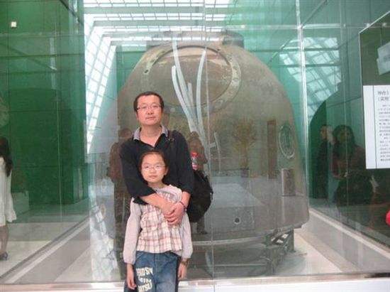 三体作者刘慈欣摸鱼,刘慈欣在三体上赚钱了吗