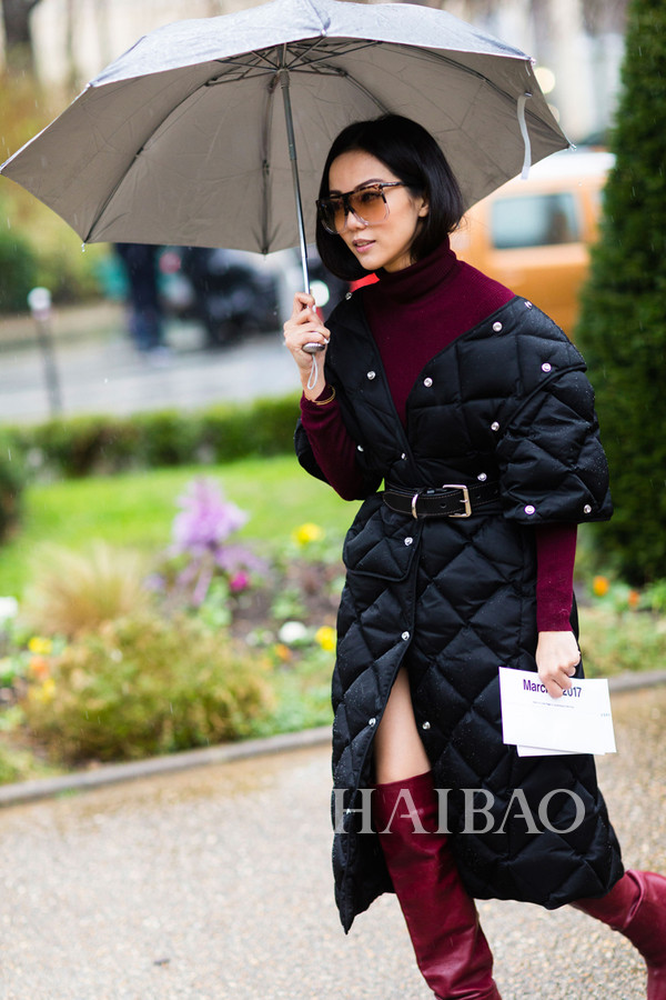 什么颜色显白适合黄黑皮肤衣服,最流行的衣服颜色显肤色白