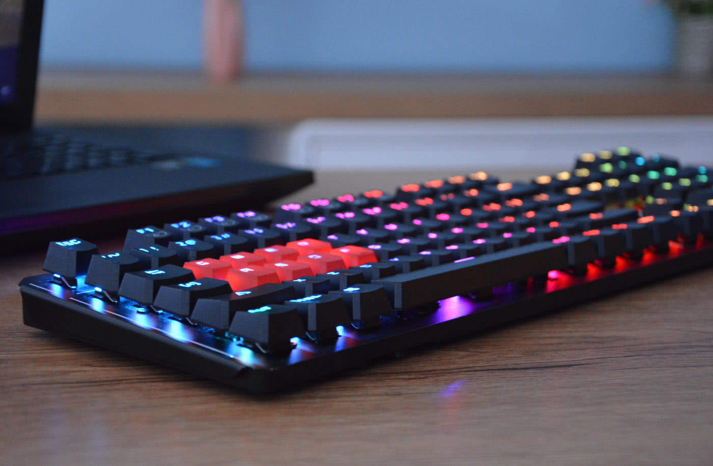 双飞燕q865光轴机械电竞键盘,双飞燕机械键盘975