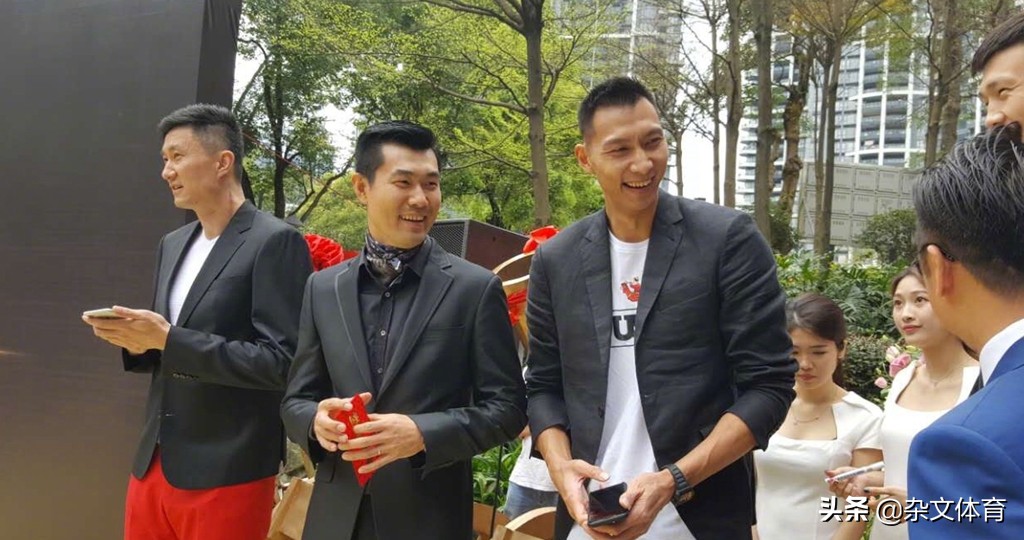 13年前用绝杀一球成名！拒绝CBA顶薪选择退役，转型成职业解说