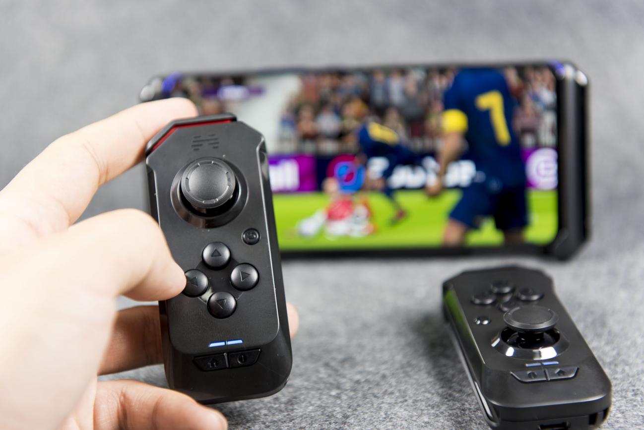 用了三年的荣耀30pro,荣耀北通h2游戏手柄