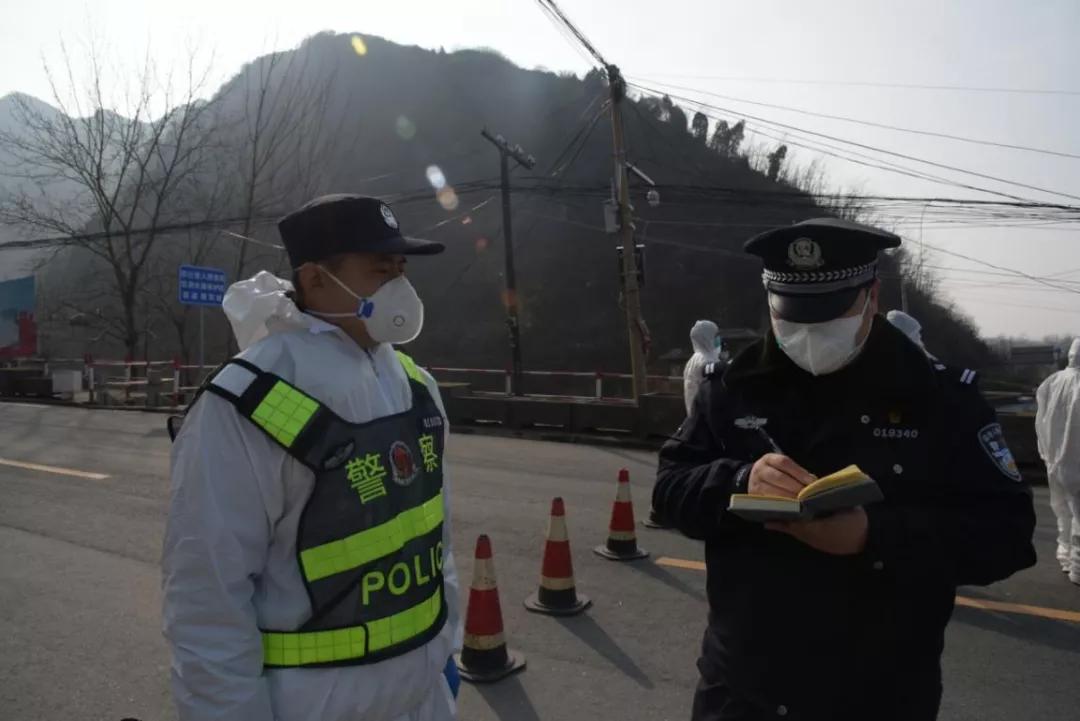 青春在战役中绽放公安,抗击疫情陕西公安战斗在一线