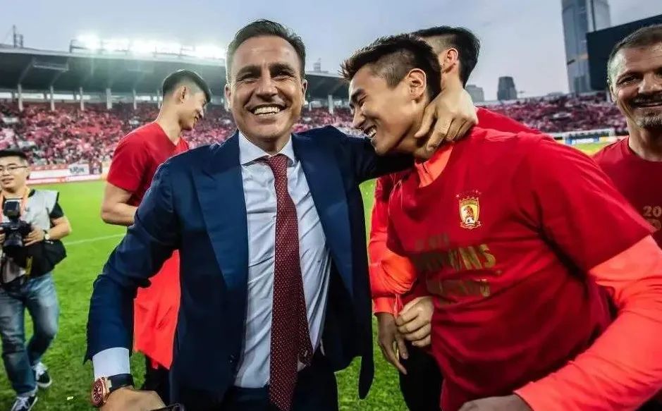 卡纳瓦罗训弟子,卡纳瓦罗韦世豪杨立瑜