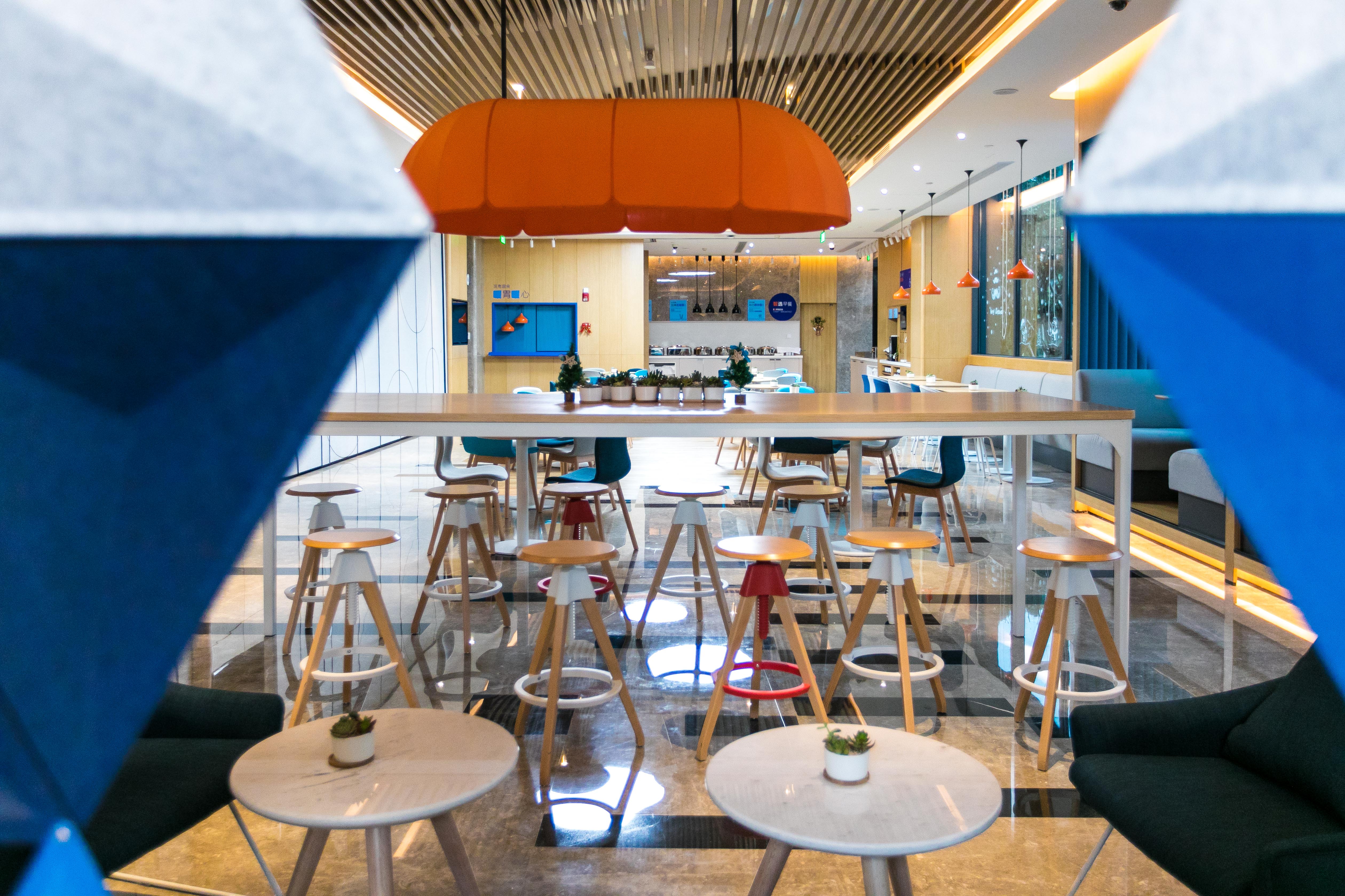 去上海迪士尼住哪儿性价比高,上海迪士尼住宿游玩攻略