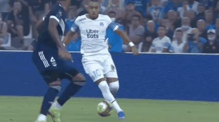 法甲“梅西”踢疯了!长途奔袭,连过5人破门,登顶射手榜