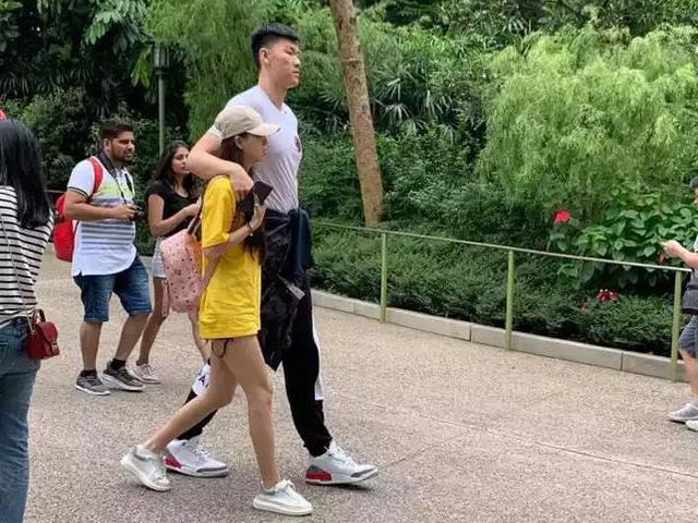 她是啦啦队长,广东啦啦队长身材