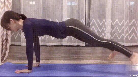 每天两分钟平板支撑能练出腹肌么,每天三分钟平板支撑能练出腹肌吗