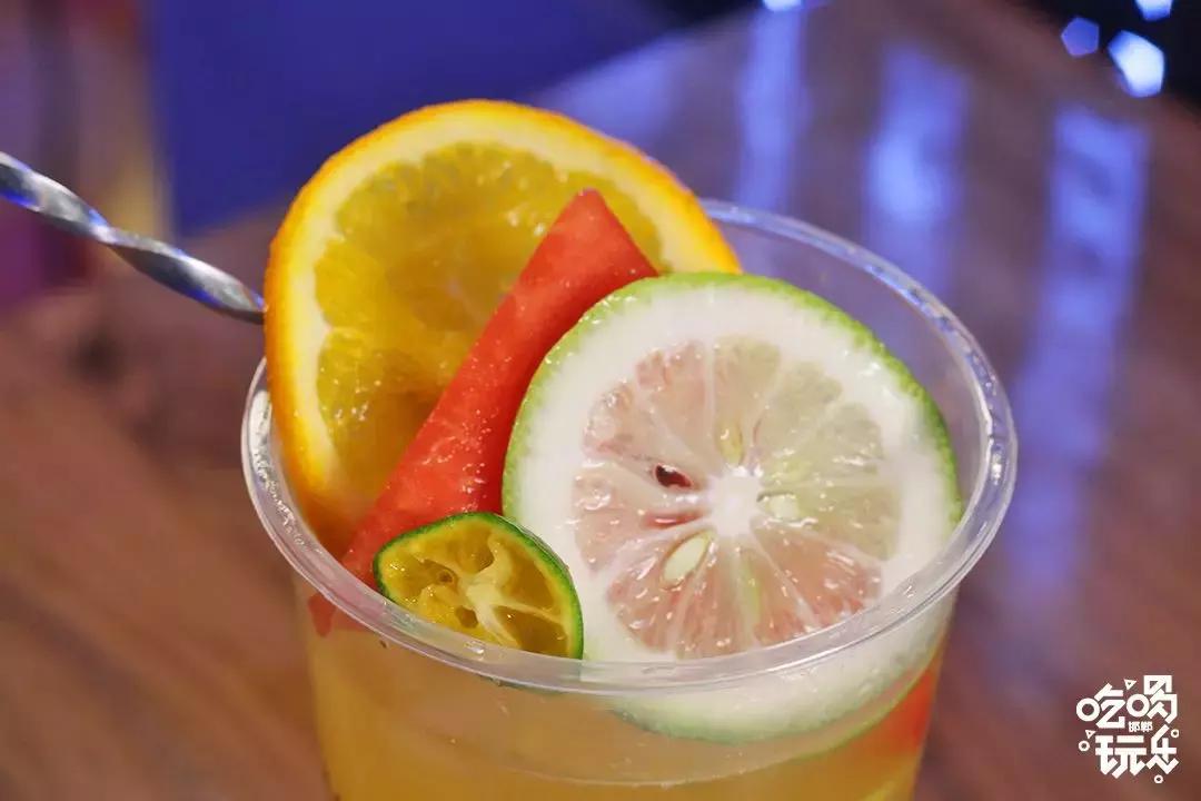 飘香十里的小确茶开启冬日暖心系列！新一轮排队风暴即将开启！