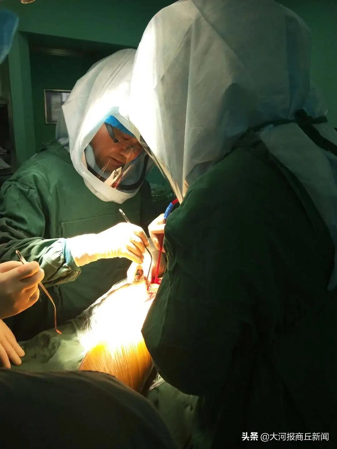 重塑健康!3小时4台关节置换圆满完成,柘城中医院再创新速度