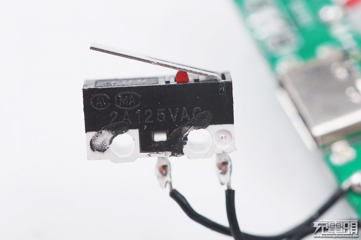 华为磁吸车载无线充电支架,华为车载超级快充支架测评