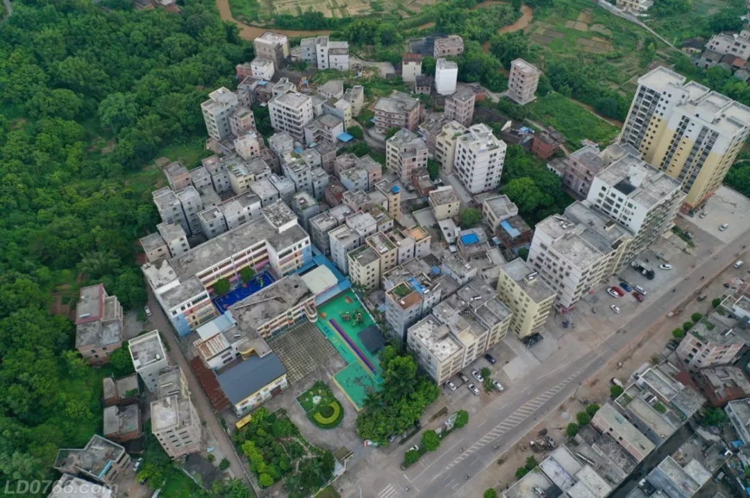 一组“治好强迫症”的航拍图！这里，是附城