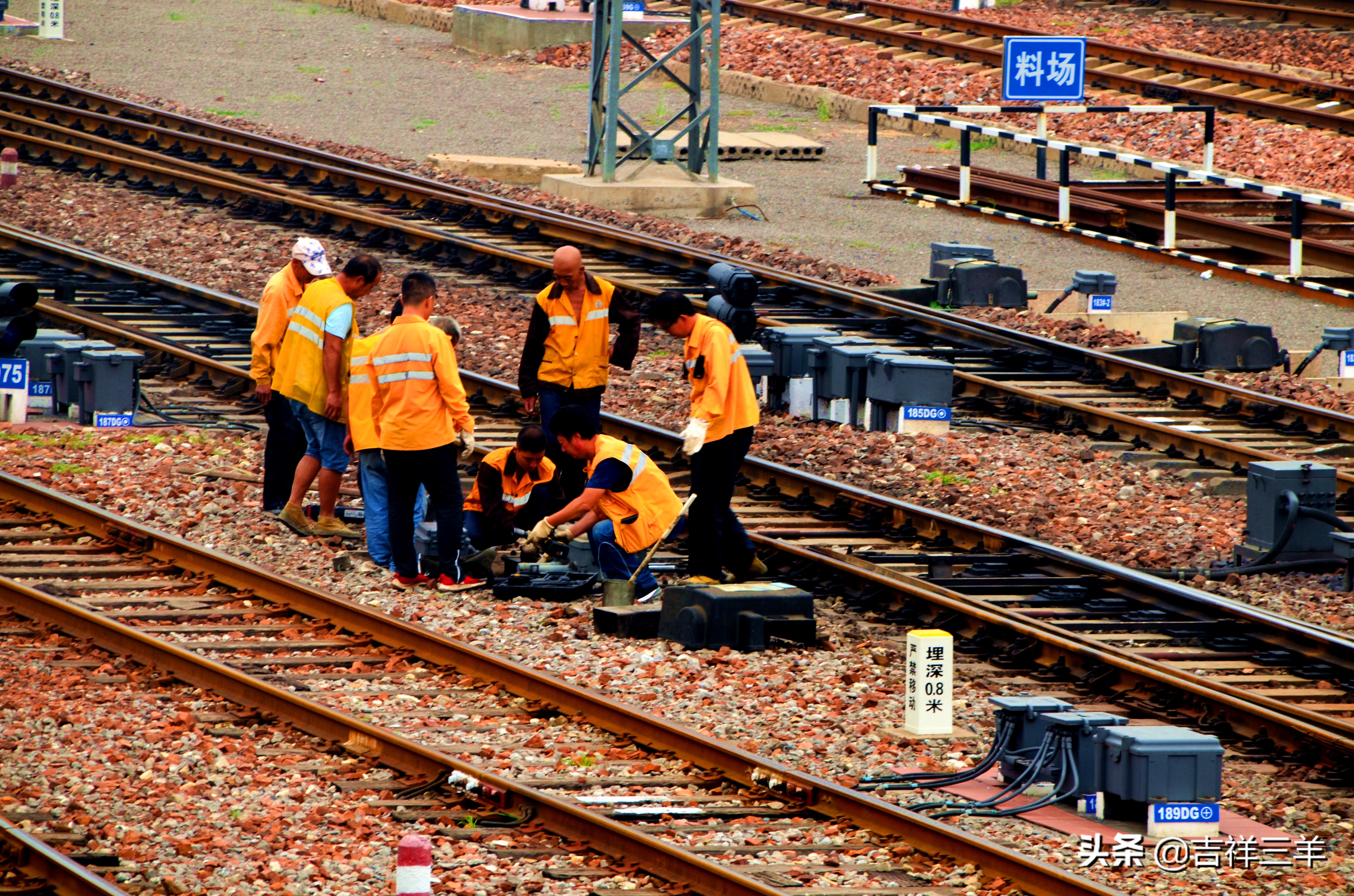 铁路相关部门有哪些,铁路有哪两个部门